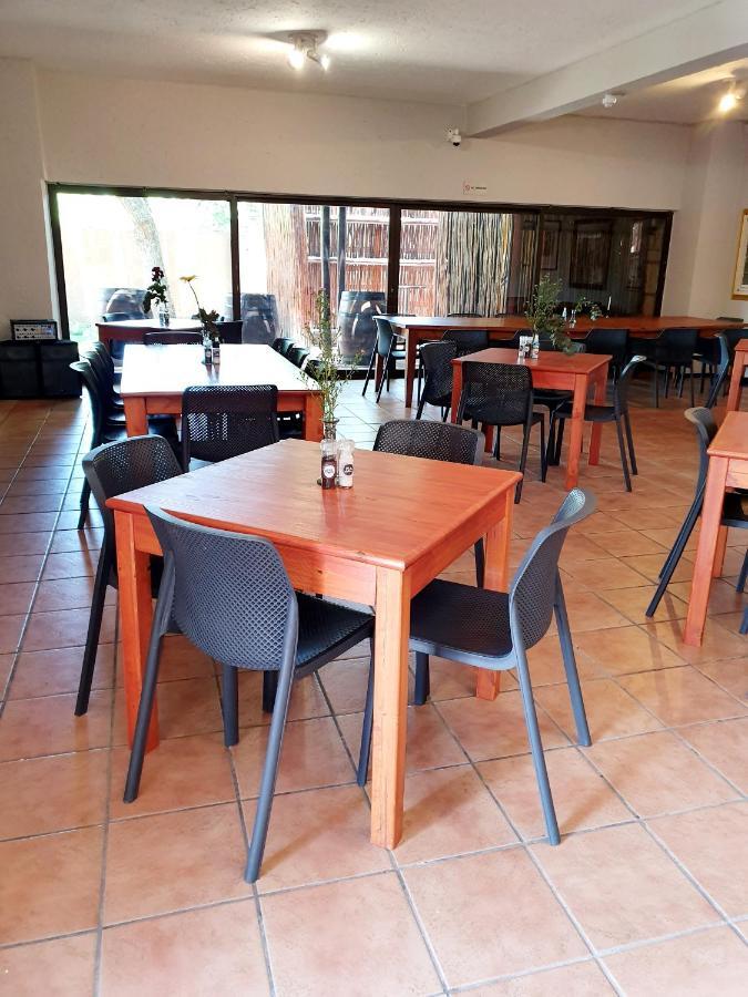 Merry Monte Casino Lodge House In Fourways 샌톤 외부 사진