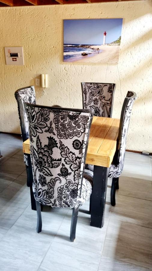 Merry Monte Casino Lodge House In Fourways 샌톤 외부 사진